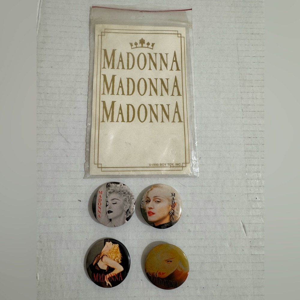 Madonna Blonde Ambition Promo Era Complete Pin button Set of 4 1990 Boy Toy Inc.